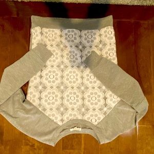Adorable gray sweatshirt w/front lace